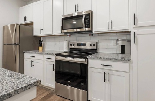 Beaufort Apartment | Landing | Beautiful 2BD, Gym
