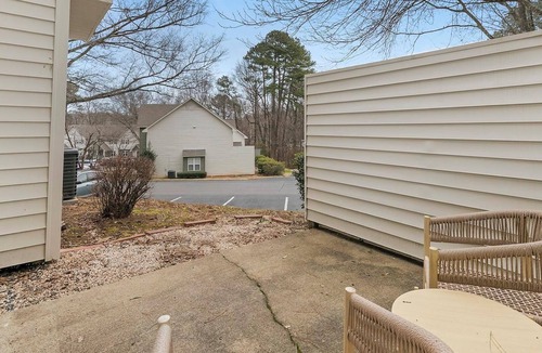 Crabtree Apartment | Landing | Beautiful 2BD, Clubhouse, Gym
