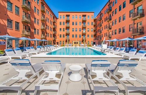 Yamacraw Village Apartment | Landing | Beautiful 2BD in Downtown