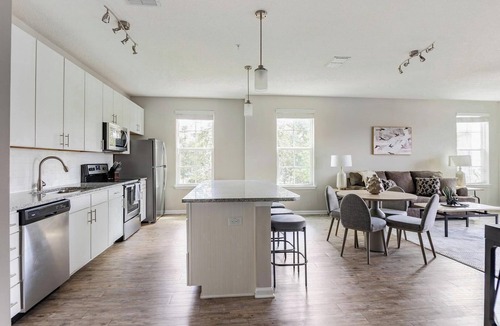Land O' Lakes Apartment | Landing | Chic 1BD, Gym, Pool