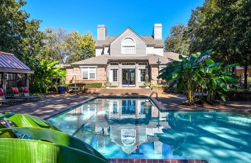 Germantown Apartment | Landing | Chic 1BD, Gym, Tennis Court