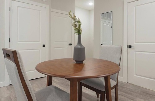 Beaufort Apartment | Landing | Chic 1BD, Gym