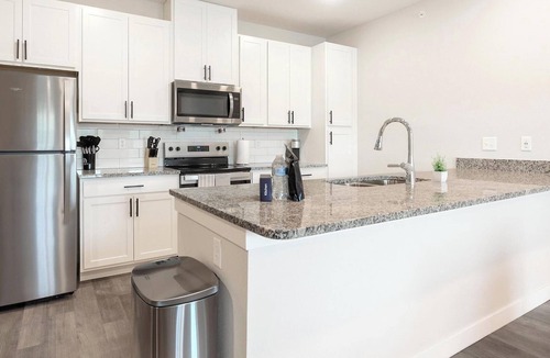 Beaufort Apartment | Landing | Incredible 1BD, Gym
