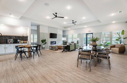 Beaufort Apartment | Landing | Incredible 1BD, Gym