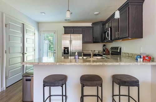 Lyman Apartment | Landing | Incredible 2BD, Gym, Clubhouse