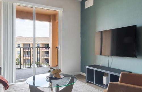 Fort Myers Apartment | Landing Modern 1BD Courtyard Pool