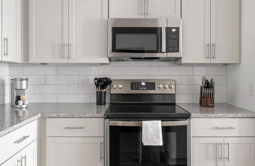 East Raleigh Apartment | Landing | Modern 1BD, Gym, Clubhouse