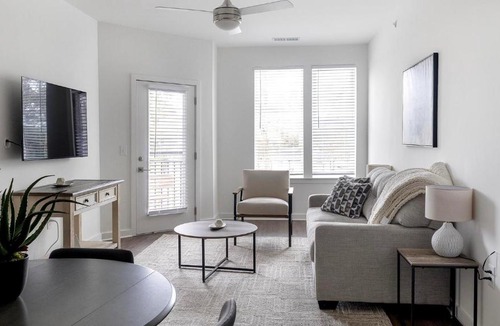 East Raleigh Apartment | Landing Modern 1BD Yoga Studio Gym