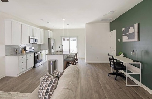 Port Wentworth Apartment | Landing | Modern 2BD, Clubhouse, Pool
