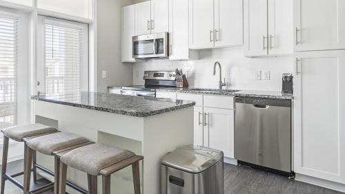 Chapel Hill Apartment | Landing Modern Apartment with Amazing Amenities ID1234X280