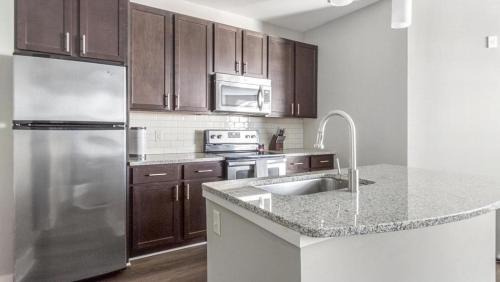 SouthPark Apartment | Landing Modern Apartment with Amazing Amenities (ID1183X016)