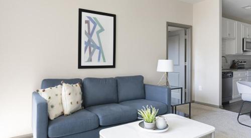 Cornelius Apartment | Landing Modern Apartment with Amazing Amenities (ID2744X5)