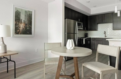 Palmetto Apartment | Landing | Spectacular 1BD, Pool, Clubhouse