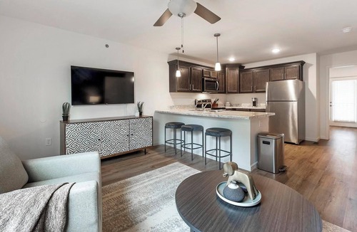 Lyman Apartment | Landing | Spectacular 1BD, Gym, Pool