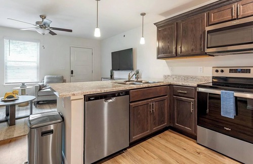 Lyman Apartment | Landing | Spectacular 1BD, Gym, Pool