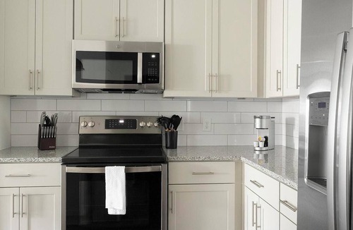 East Raleigh Apartment | Landing | Spectacular 1BD, Yoga Studio, Clubhouse