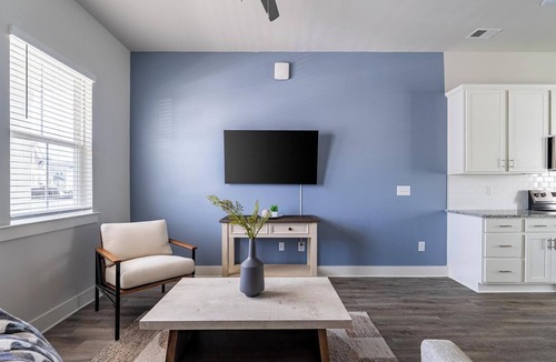 Longs Apartment | Landing | Spectacular 2BD, Gym