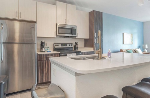 Fairvilla Apartment | Landing | Stunning 1BD, Clubhouse, Gym