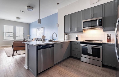 Hitch Village - Fred Wessels Homes Apartment | Landing | Stunning 1BD, Courtyard, Clubhouse