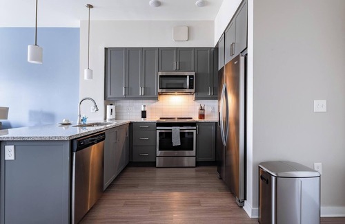 Hitch Village - Fred Wessels Homes Apartment | Landing | Stunning 1BD, Courtyard, Clubhouse