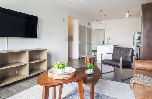 Fairvilla Apartment | Landing | Stunning 1BD, Gym, Clubhouse