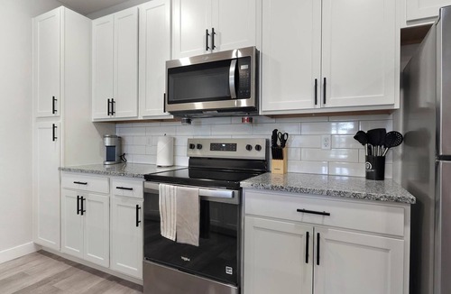 Beaufort Apartment | Landing | Stunning 1BD, Gym