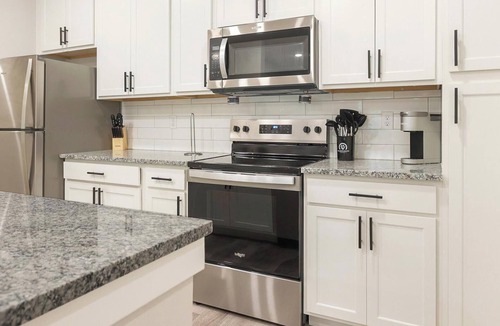 Beaufort Apartment | Landing | Stylish 2BD, Gym