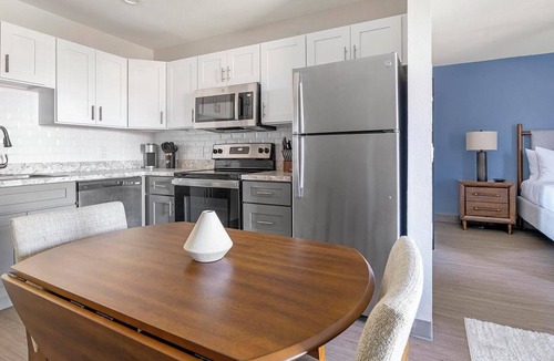 Port Charlotte Apartment | Landing | Stylish Studio, Yoga Studio, Gym