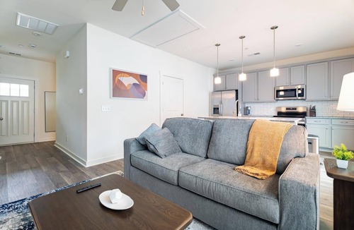 Port Wentworth Apartment | Landing | Stylish 1BD, Pool, Gym