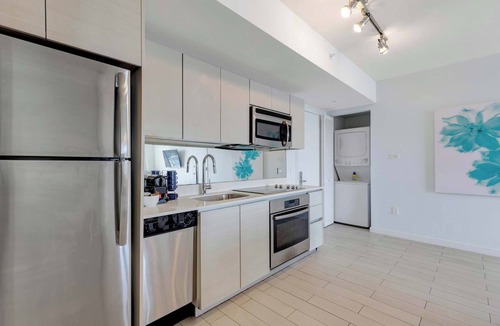 Hallandale Beach Apartment | Large 2-Bedroom Condo Near Ocean w Amenities 1709