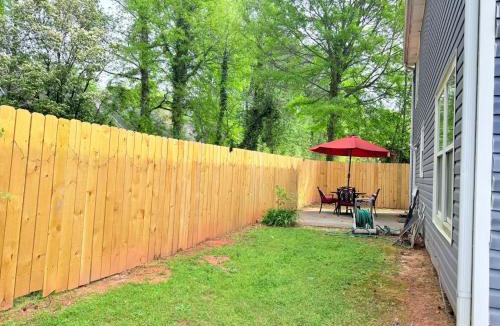 Duluth House | Large 3BR Home for Families and Work Stays With Fast WIFI