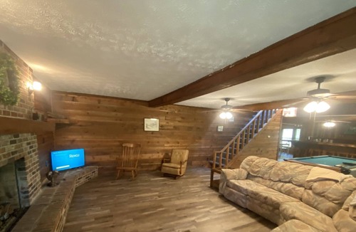 Newington House | Large Family Home on the Savannah River - Grill, Pool Table, Fire pit, and Indoo