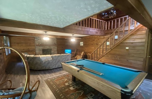 Newington House | Large Family Home on the Savannah River - Grill, Pool Table, Fire pit, and Indoo