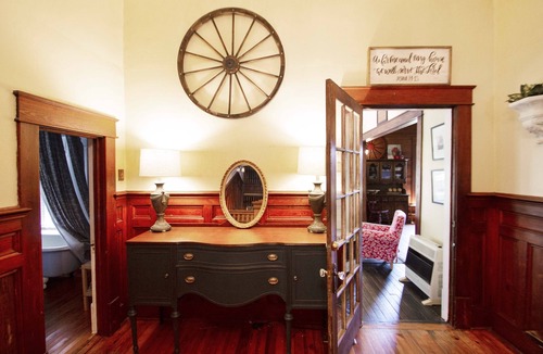 Belton House | Large Suite in Historic Farm with Private Entrance, Private Bath Kitchenette