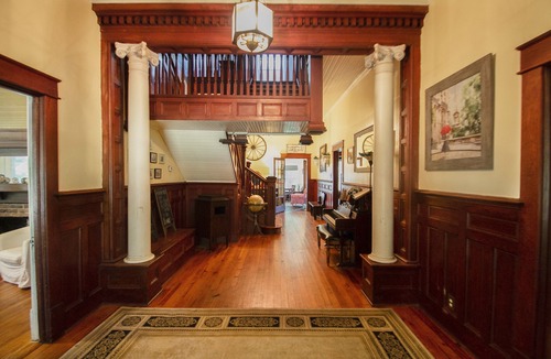 Belton House | Large Suite in Historic Farm with Private Entrance, Private Bath Kitchenette