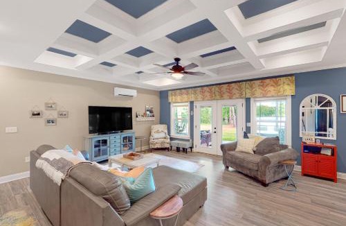 Saluda House | Large Waterfront Lake Murray Home w/Dock
