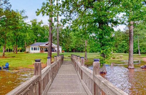 Saluda House | Large Waterfront Lake Murray Home w/Dock