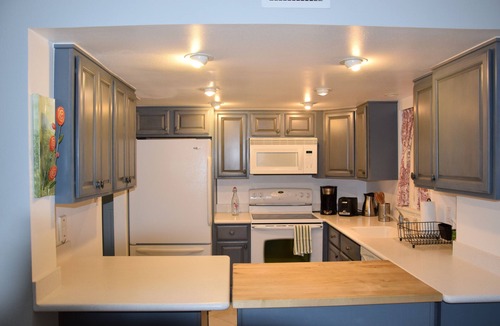 Central Beach Apartment | LAST MINUTE Vero Beach, FL - great ocean views, direct beach access, pool
