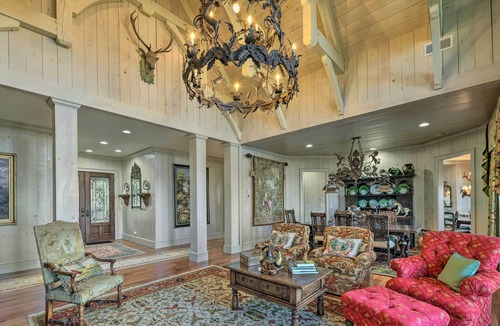Cashiers Cottage | Lavish Mountaintop Lodge: Deck w/ Stunning Views!