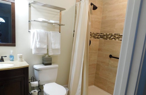 Summertown Bed & Breakfast | Lawrence Village Bed and Breakfast
