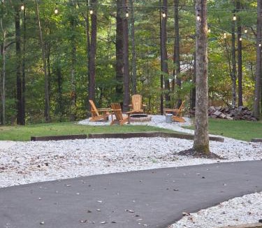 Robbinsville Apartment | Lazy T Cabins - The Skoolie