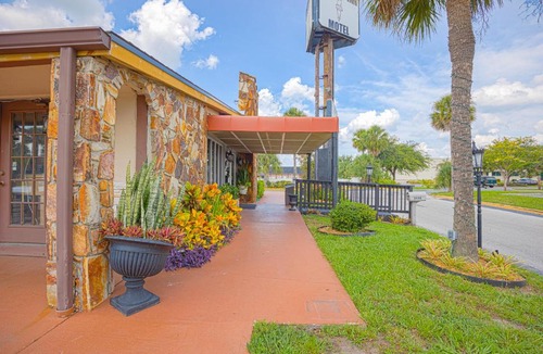 Kissimmee Hotel | Liberty Inn and Suites at Kissimmee near Disney World
