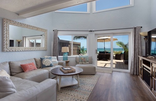 Indialantic By The Sea House | Licensed! DIRECT Oceanfront.Hot Tub with view .2 King Beds