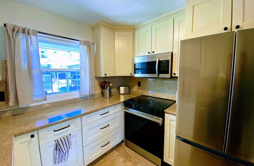 Whitney Beach House | Limited Time Deal 45% Discount - Best Value on LBK