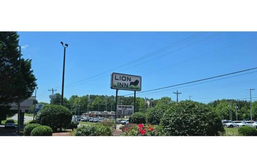 Albemarle Hotel | Lion Inn Albemarle By Hotel O Near US 52