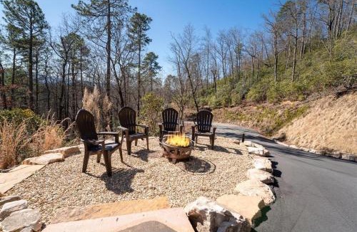 Pisgah Forest House | Little Mountain Lodge · Little Mountain Lodge - NEW Pisgah Fores