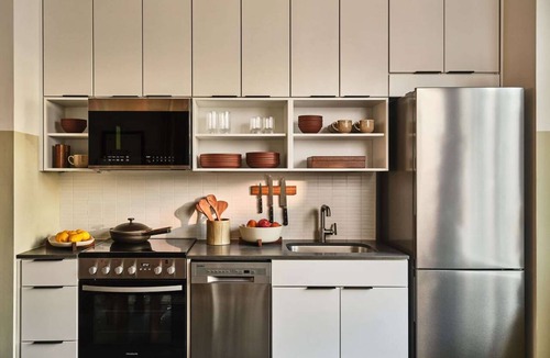 Yamacraw Village Apartment | Live Like a Local in Downtown Savannah + Pool
