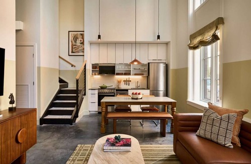 Yamacraw Village Apartment | Live Like a Local in Downtown Savannah + Pool
