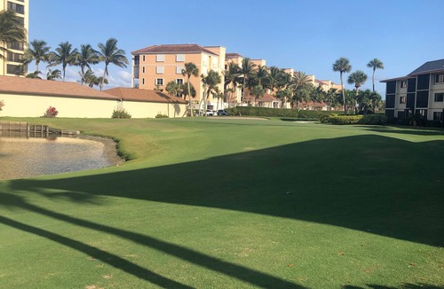 Fort Pierce Condo | Located steps from the ocean on beautiful Hutchinson Island