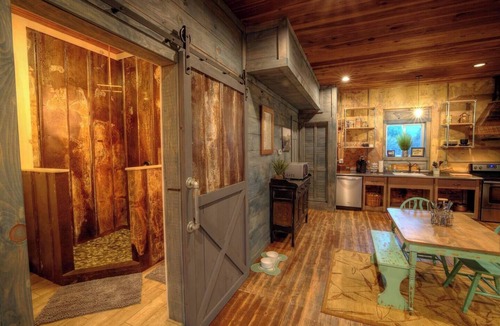 Walhalla Apartment | LOFTS OVER MAIN~ Chattooga Studio